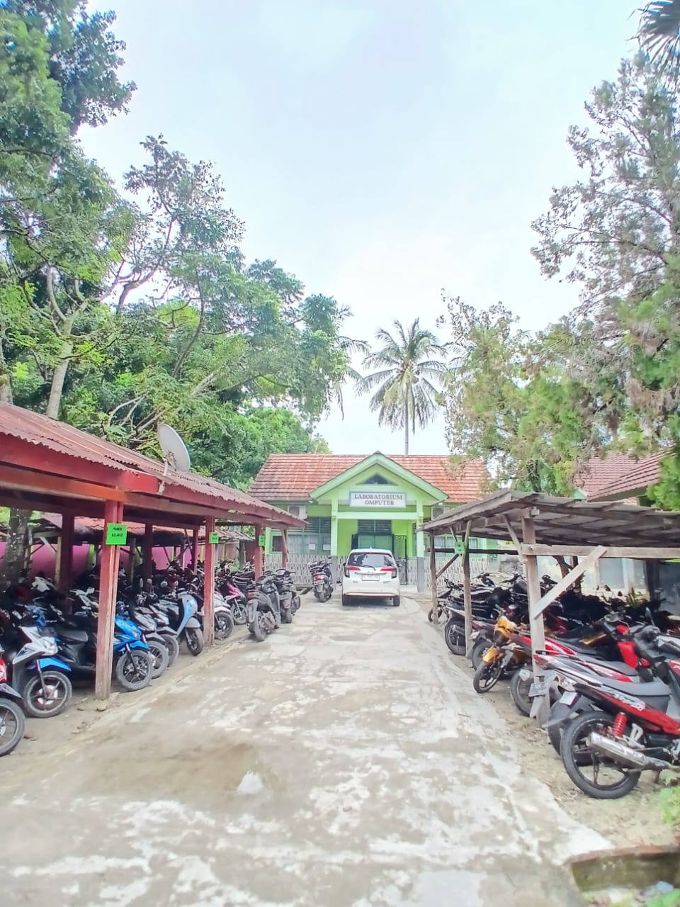 AREA PARKIR